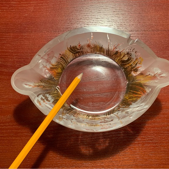 Hand Painted Ashtray - Picture 4 of 4